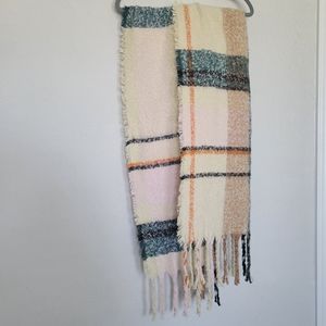 Soft cozy Steve madden blanket scarf oversized multicolored plaid